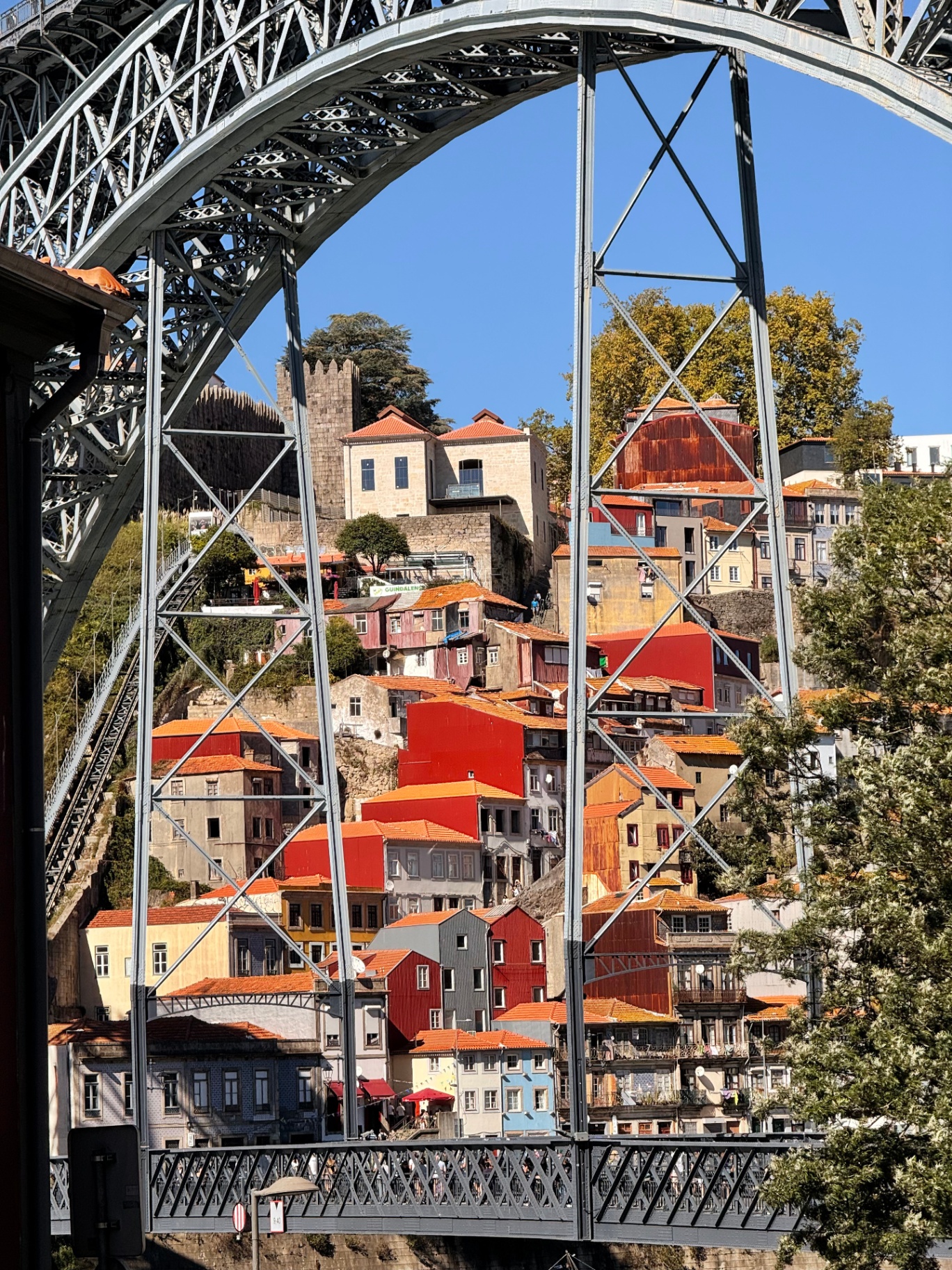 Porto, Framed
